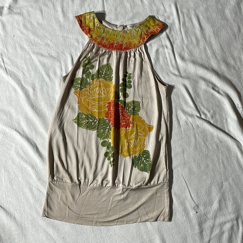 Marciano 100% silk beige, green,yellow,orange silk floral top,sleeveless,size XS